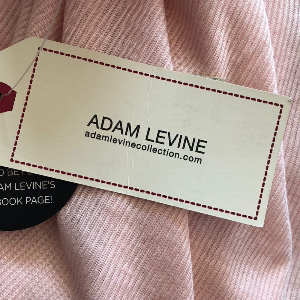 Adam Levine hi lo t - Picture 5 of 5
